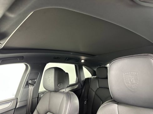 Certified 2025 Porsche Macan w/ Premium Package Plus AWD/4WD image 21