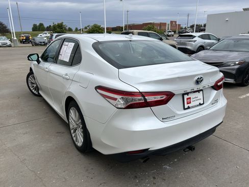 Certified 2020 Toyota Camry XLE w/ Four Season Floor Mat Package FWD image 4