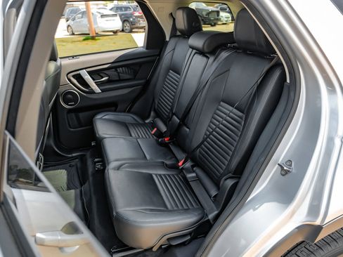 Used 2020 Land Rover Discovery Sport SE image 40