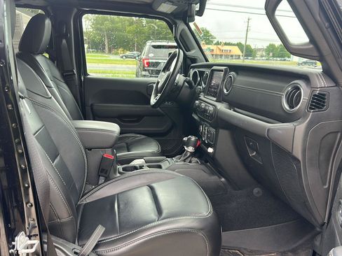 Used 2021 Jeep Wrangler Unlimited Sahara AWD/4WD image 12