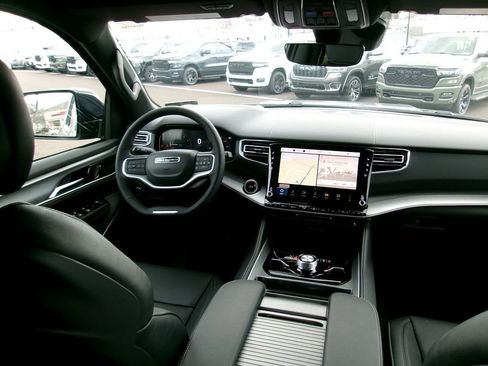 New 2026 Jeep Grand Wagoneer L Limited AWD/4WD image 11