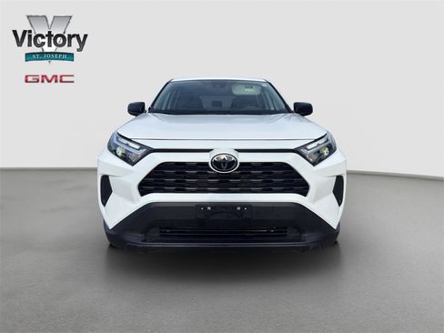 Used 2025 Toyota RAV4 LE image 2