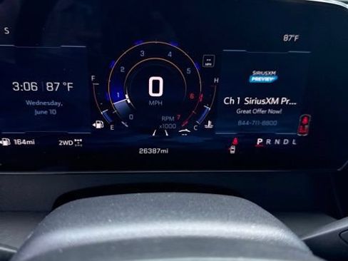Used 2026 Chevrolet Traverse LT AWD/4WD image 1