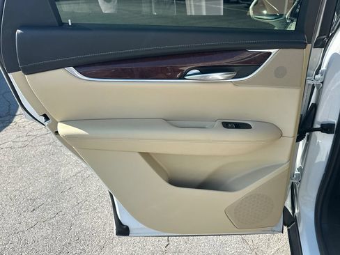 Used 2018 Cadillac XT5 Premium Luxury FWD image 21