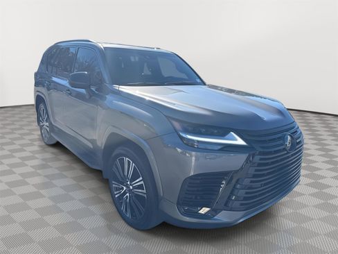 Used 2023 Lexus LX 600 4WD w/ Luxury Package image 3