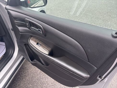 Used 2016 Chevrolet Malibu LT image 17