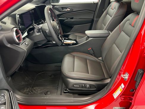 New 2026 Chevrolet Trax RS w/ Sunroof Package FWD image 18