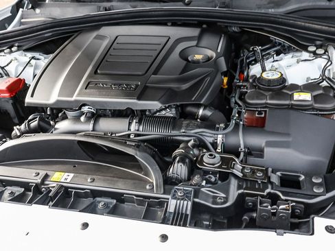 Used 2025 Jaguar F-PACE R-Dynamic S image 39