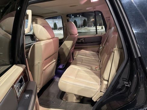 Used 2016 Lincoln Navigator Reserve image 19