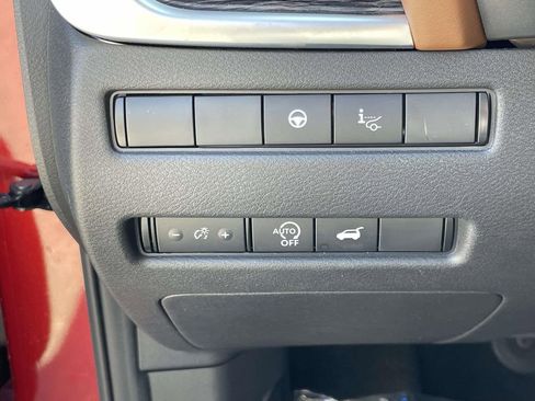 Used 2024 Nissan Rogue Platinum w/ Platinum Premium Package image 19