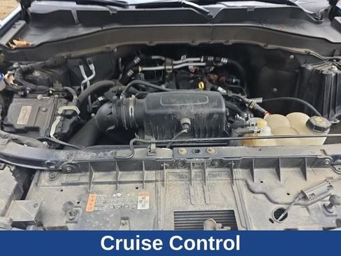 Used 2022 Ford Explorer XLT w/ Equipment Group 202A image 11