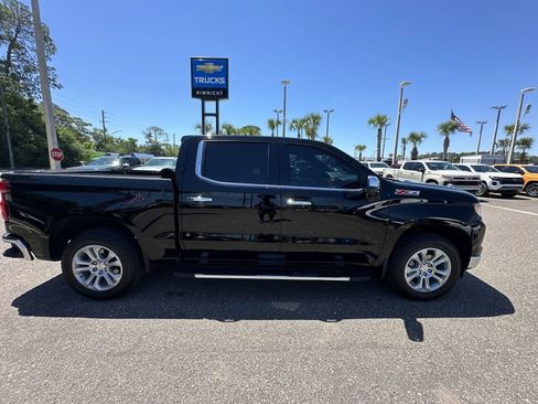 Used 2025 Chevrolet Silverado 1500 LTZ w/ LTZ Premium Package AWD/4WD image 17