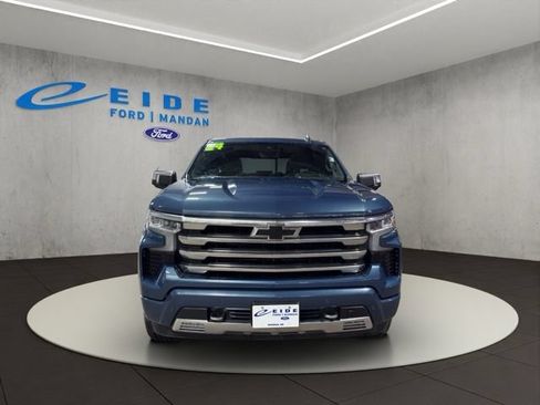 Used 2024 Chevrolet Silverado 1500 High Country w/ High Country Premium Package AWD/4WD image 3