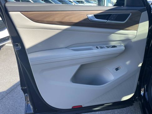 New 2026 Volkswagen Atlas SE FWD image 17