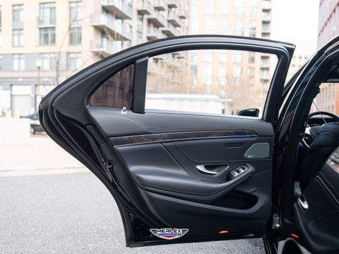 Used 2017 Mercedes-Benz S 550 Sedan image 47