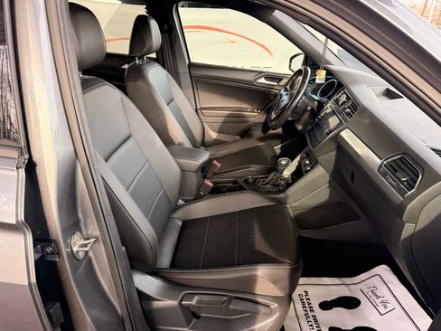 Used 2021 Volkswagen Tiguan SE R-Line image 25