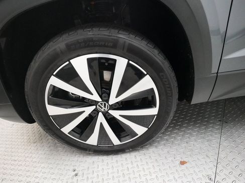 Used 2022 Volkswagen Taos SE image 26