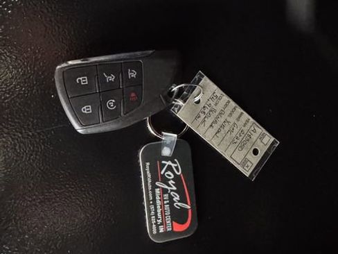 Used 2023 GMC Yukon Denali w/ Advanced Technology Package image 36