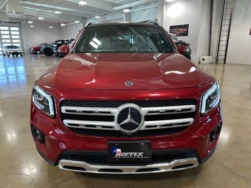 Used 2021 Mercedes-Benz GLB 250 w/ Premium Package image 2