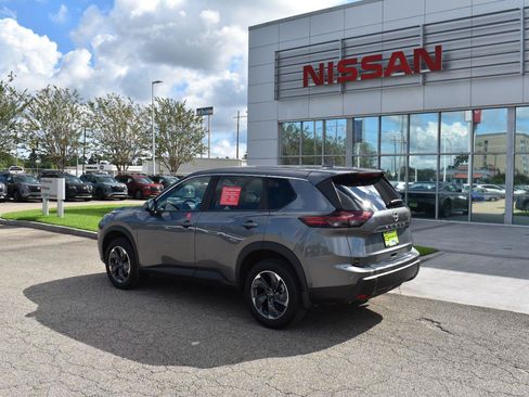 Used 2026 Nissan Rogue SV FWD image 5
