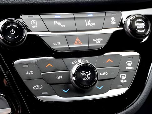 New 2026 Chrysler Pacifica Select FWD image 13