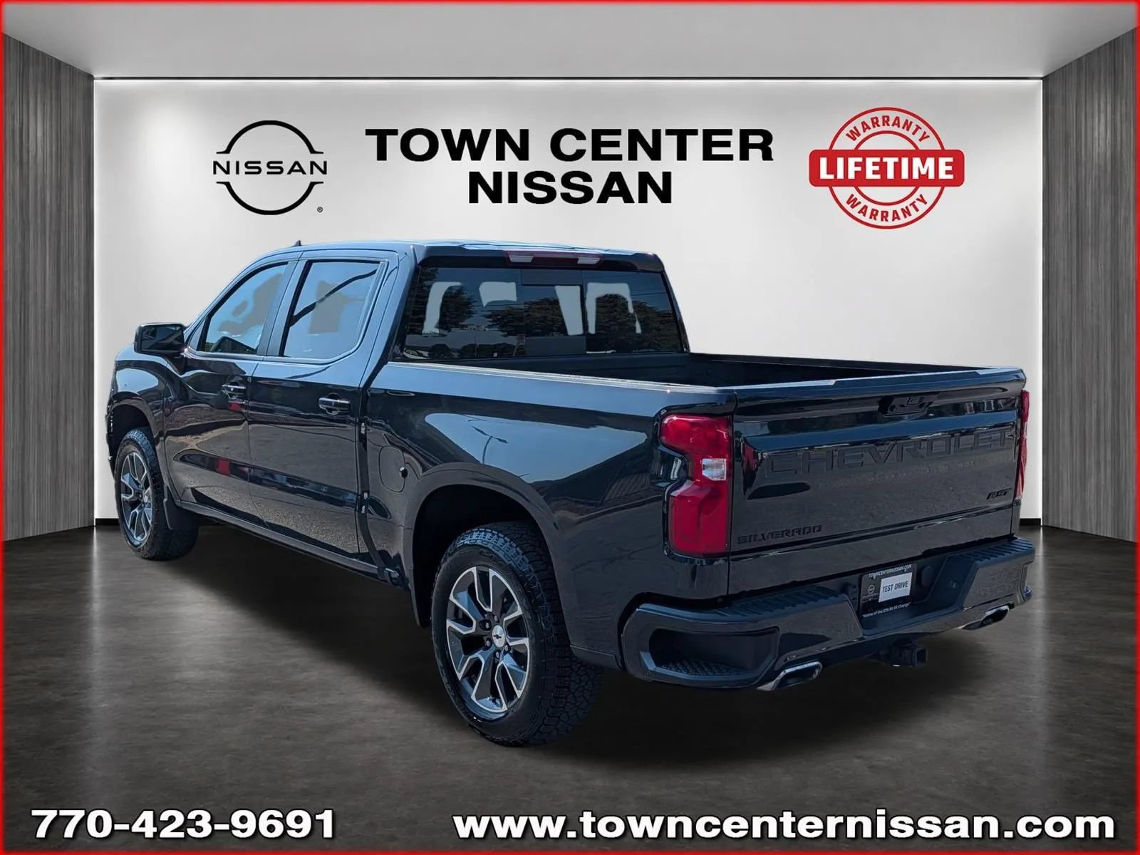 Used 2024 Chevrolet Silverado 1500 RST AWD/4WD image 5