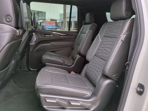 Used 2023 Cadillac Escalade ESV Sport Platinum image 13