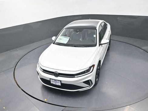New 2026 Volkswagen Jetta SE image 14