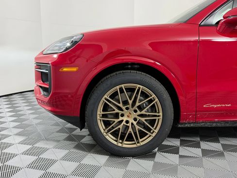 Certified 2026 Porsche Cayenne AWD/4WD image 12