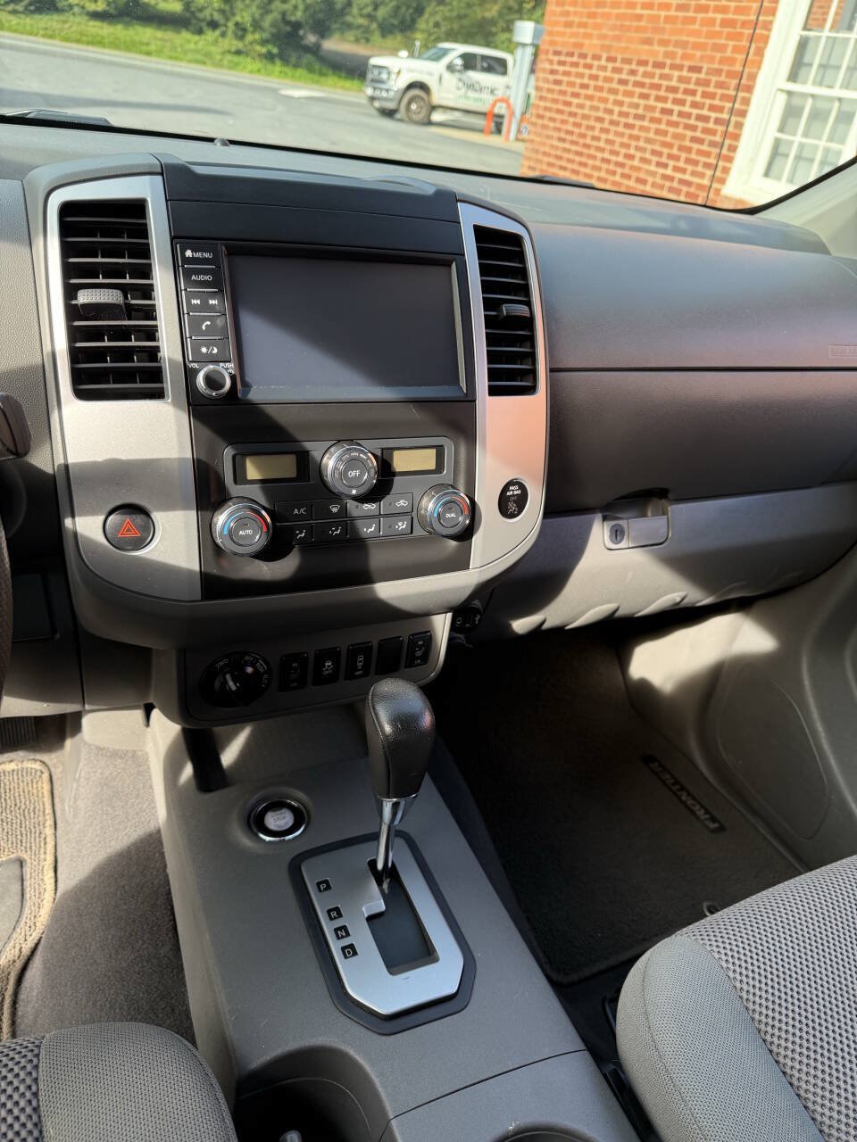 Used 2020 Nissan Frontier SV AWD/4WD image 8