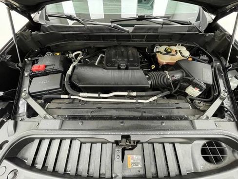 Used 2022 Chevrolet Silverado 1500 LT AWD/4WD image 18