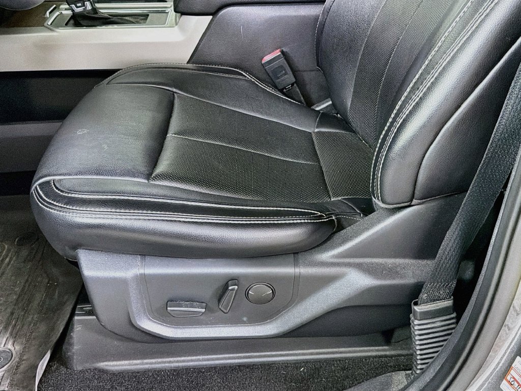 Used 2019 Ford F150 Lariat RWD image 24