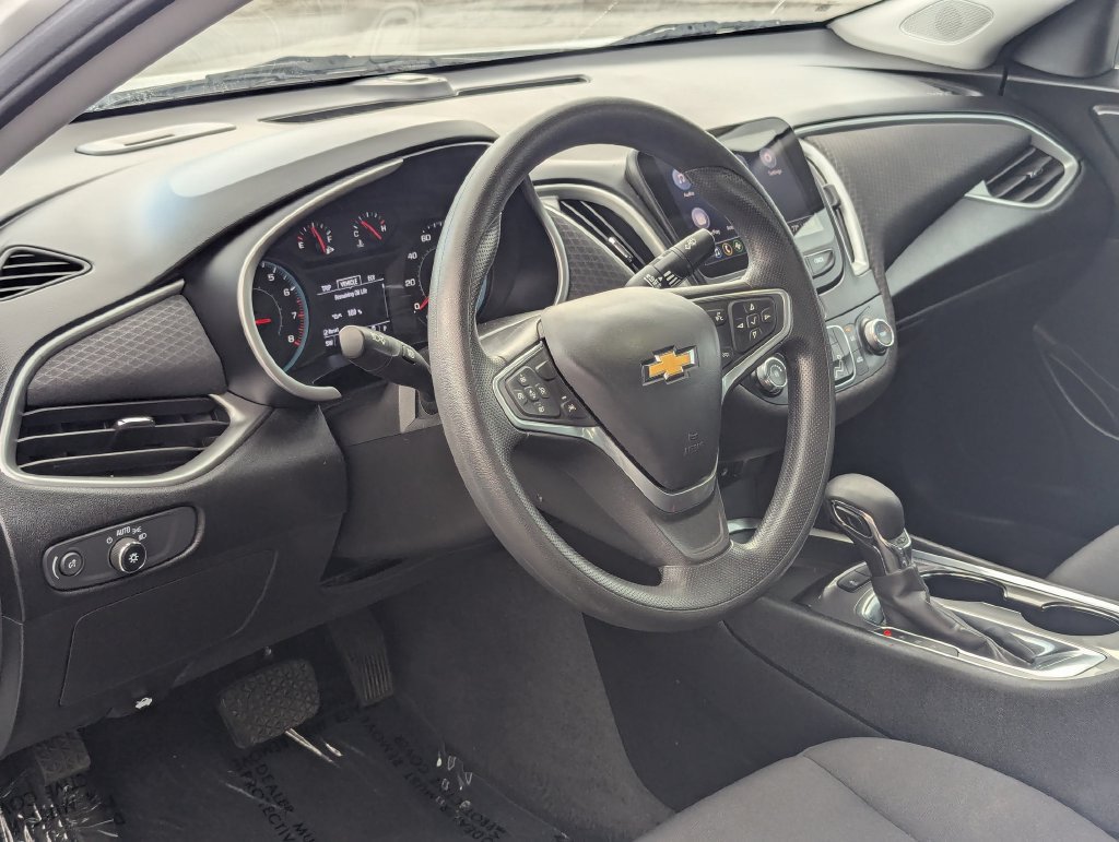 Used 2022 Chevrolet Malibu LS w/ Driver Confidence Package II FWD image 9