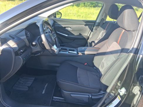 Certified 2023 Nissan Sentra SR w/ Midnight Edition Package FWD image 14