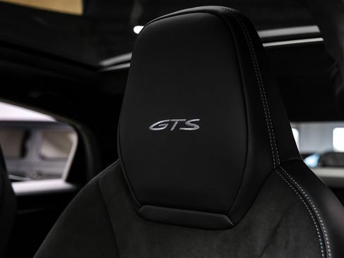 Used 2025 Porsche Cayenne GTS AWD/4WD image 47