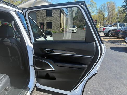 Used 2024 Kia Telluride SX X-Line AWD/4WD image 16