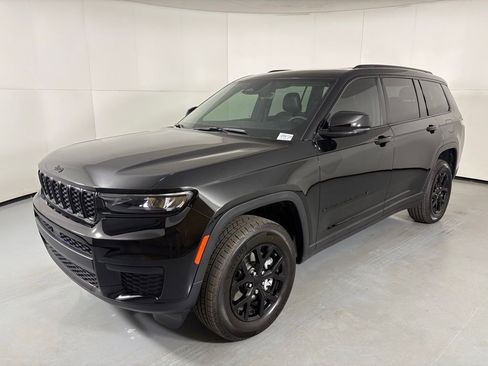 New 2025 Jeep Grand Cherokee L Altitude image 4