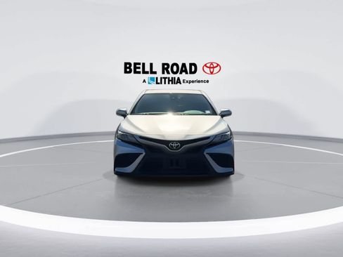 Used 2022 Toyota Camry SE image 3