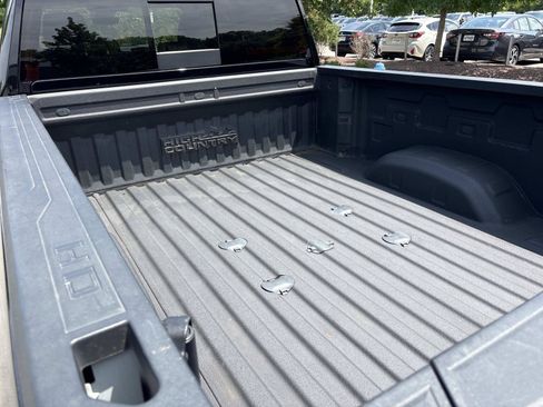 Used 2024 Chevrolet Silverado 2500 High Country w/ High Country Premium Package AWD/4WD image 32