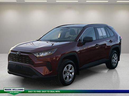 Used 2020 Toyota RAV4 LE image 4