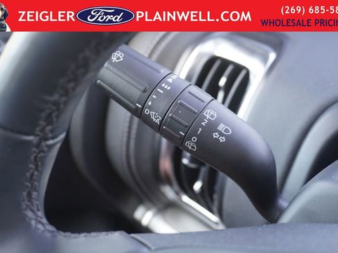 Used 2025 Ford Expedition Max Platinum image 32