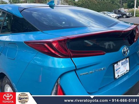 Used 2017 Toyota Prius Prime Premium FWD image 10