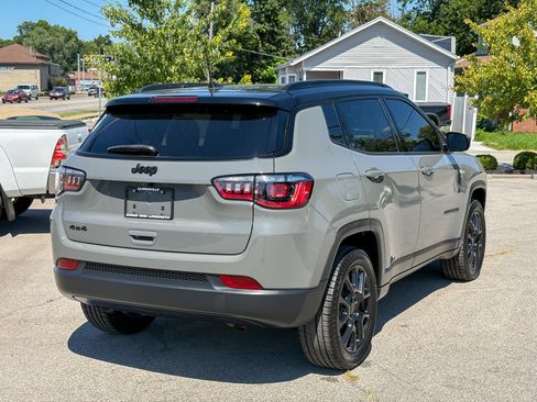 Used 2023 Jeep Compass Latitude w/ Sun and Sound Group AWD/4WD image 11