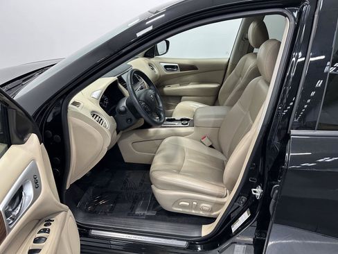 Used 2019 Nissan Pathfinder Platinum AWD/4WD image 11