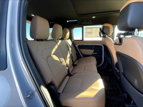 New 2026 Land Rover Defender 110 X-Dynamic SE image 11