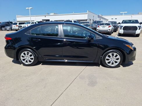 Used 2026 Toyota Corolla LE FWD image 7