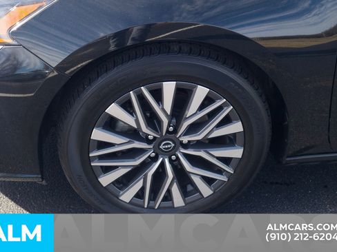 Used 2024 Nissan Altima 2.5 SV image 12