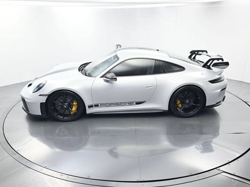 Certified 2026 Porsche 911 GT3 w/ Weissach Package RWD image 39