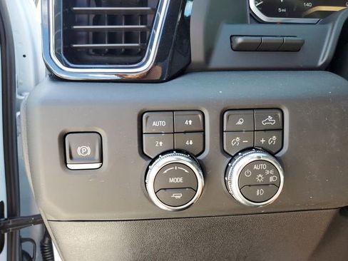 New 2026 GMC Sierra 3500 Denali w/ Denali Reserve Package AWD/4WD image 31