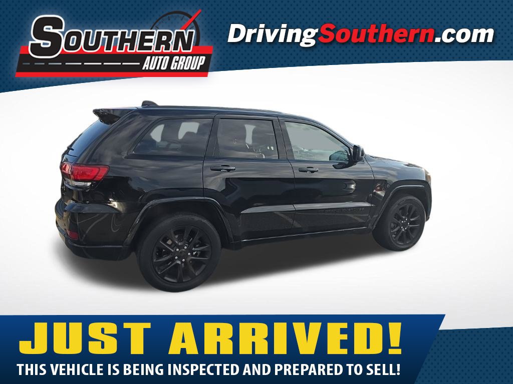 Used 2022 Jeep Grand Cherokee Laredo X AWD/4WD image 1